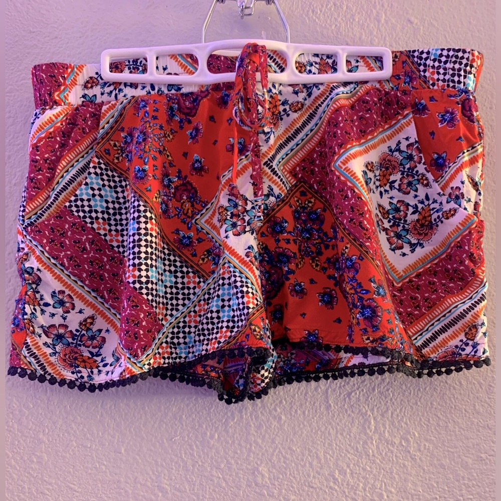 NWOT Brightly Colored, Floral print, shorts Size XL